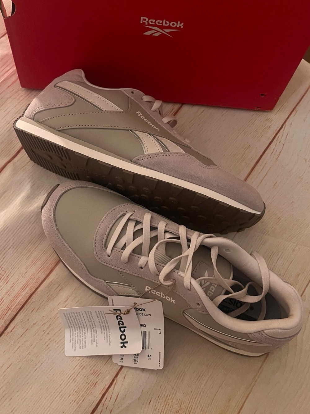 Reebok Women's Low-Top Sneakers in Light Gray and White